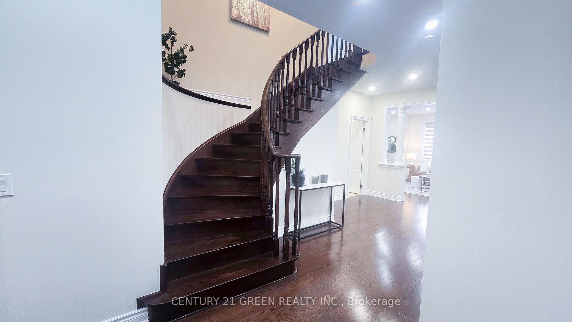 Photo 20 of 61 Magdalan Crescent, Richmond Hill, Jefferson — HOMEH