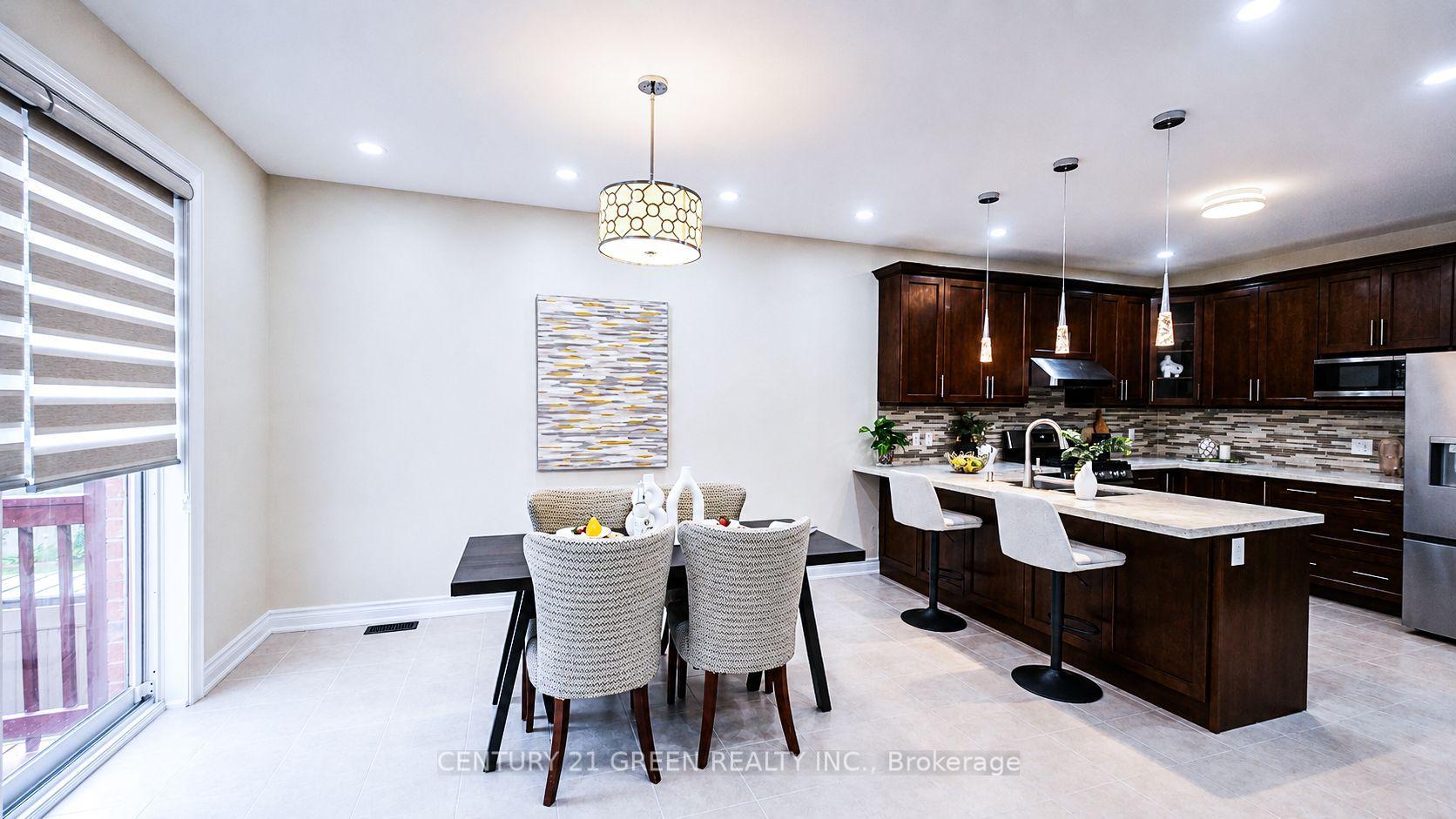 Photo 24 of 61 Magdalan Crescent, Richmond Hill, Jefferson — HOMEH