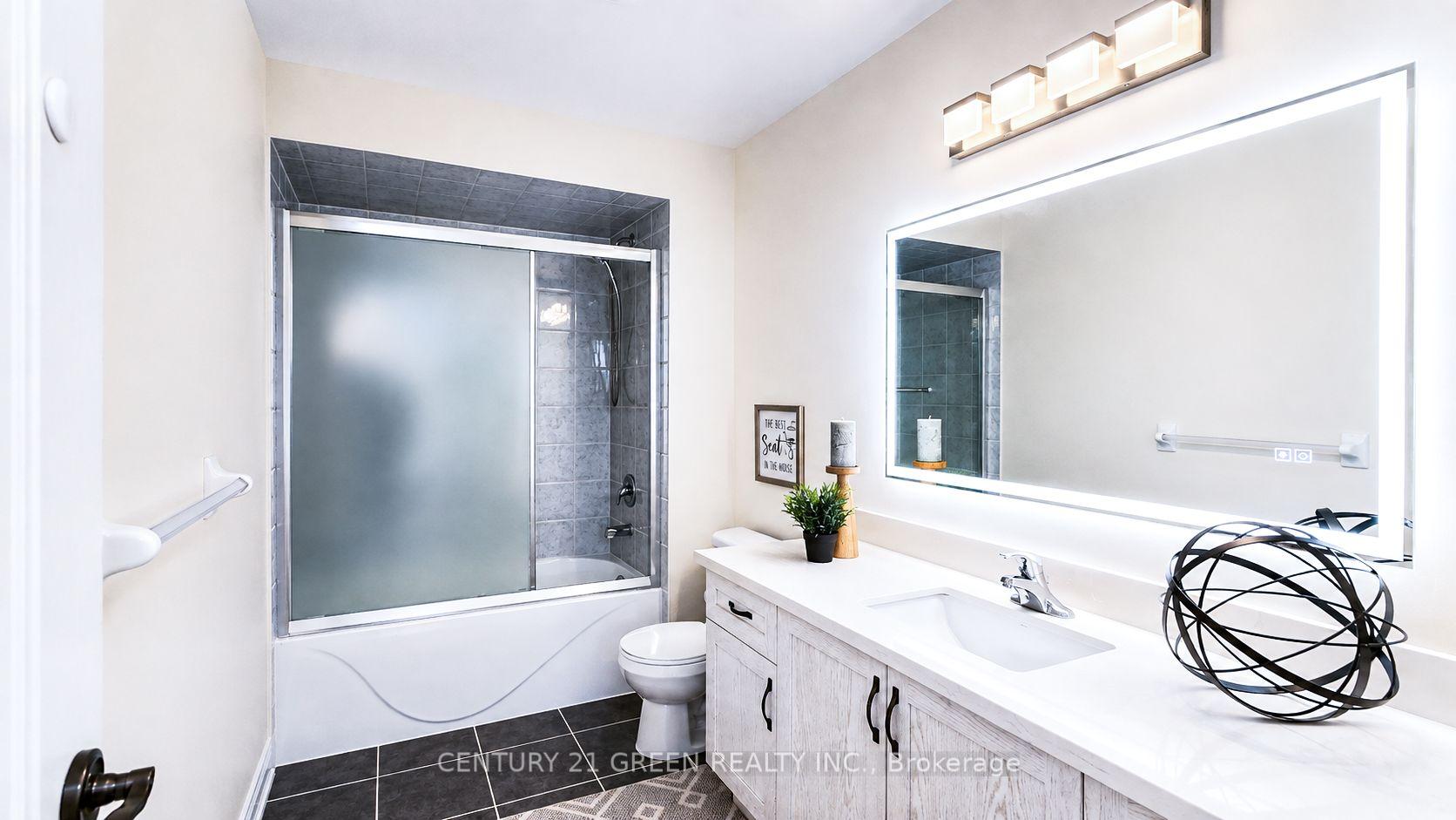 Photo 34 of 61 Magdalan Crescent, Richmond Hill, Jefferson — HOMEH