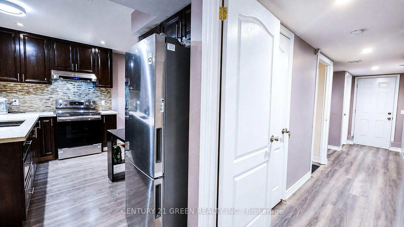 Photo 37 of 61 Magdalan Crescent, Richmond Hill, Jefferson — HOMEH