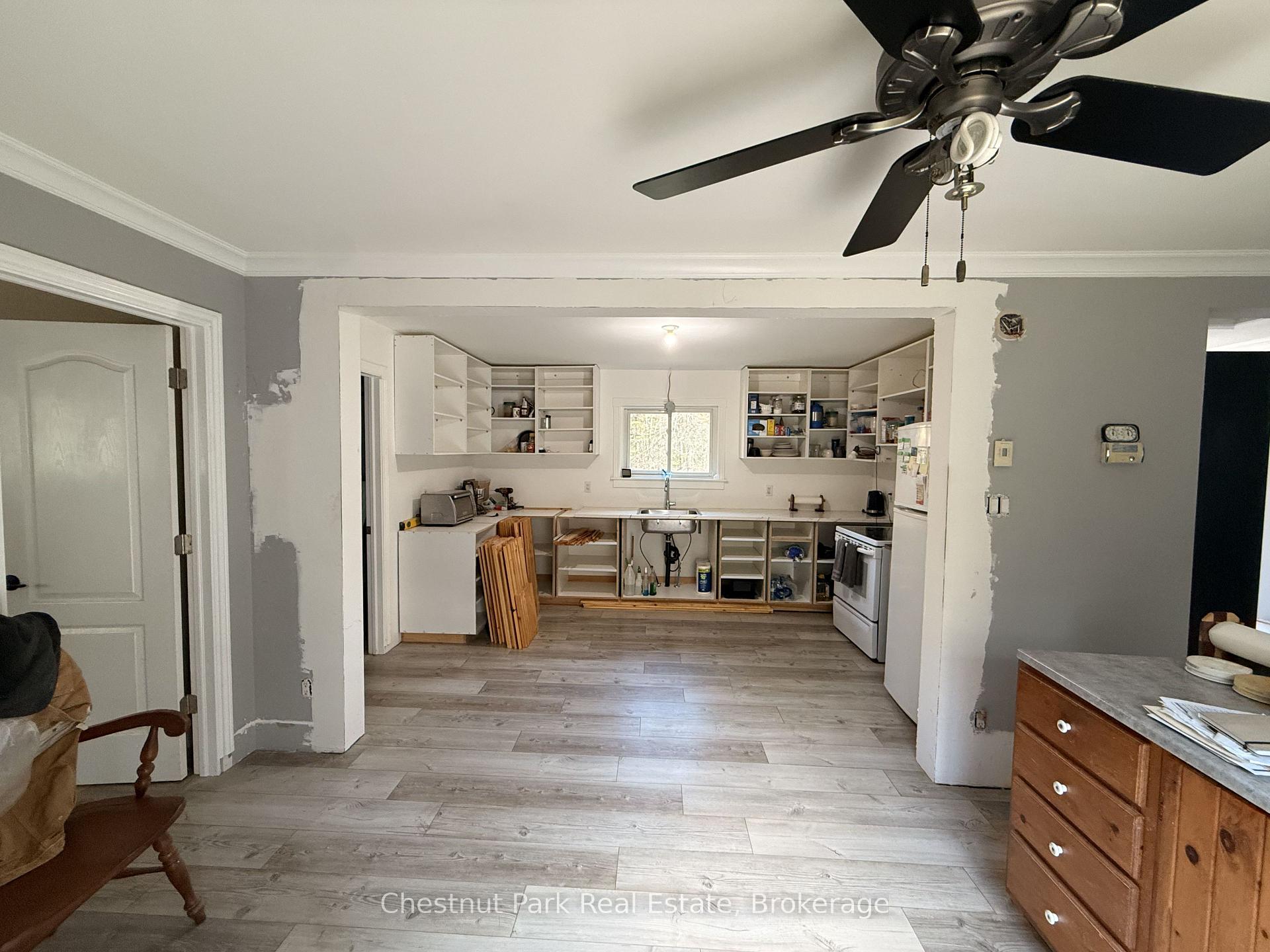 Photo 9 of 1041 Holiday Park Drive, Bracebridge, Macaulay — HOMEH