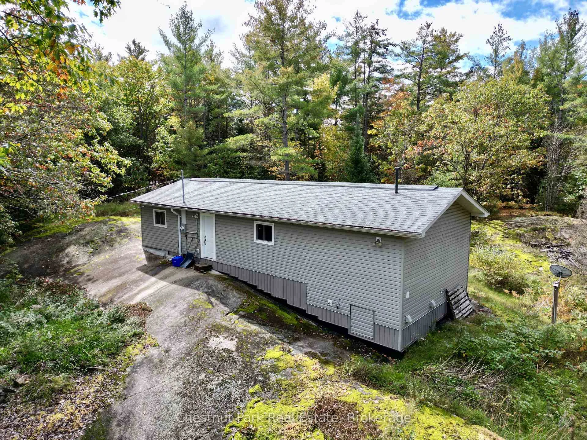 Photo 7 of 1041 Holiday Park Drive, Bracebridge, Macaulay — HOMEH