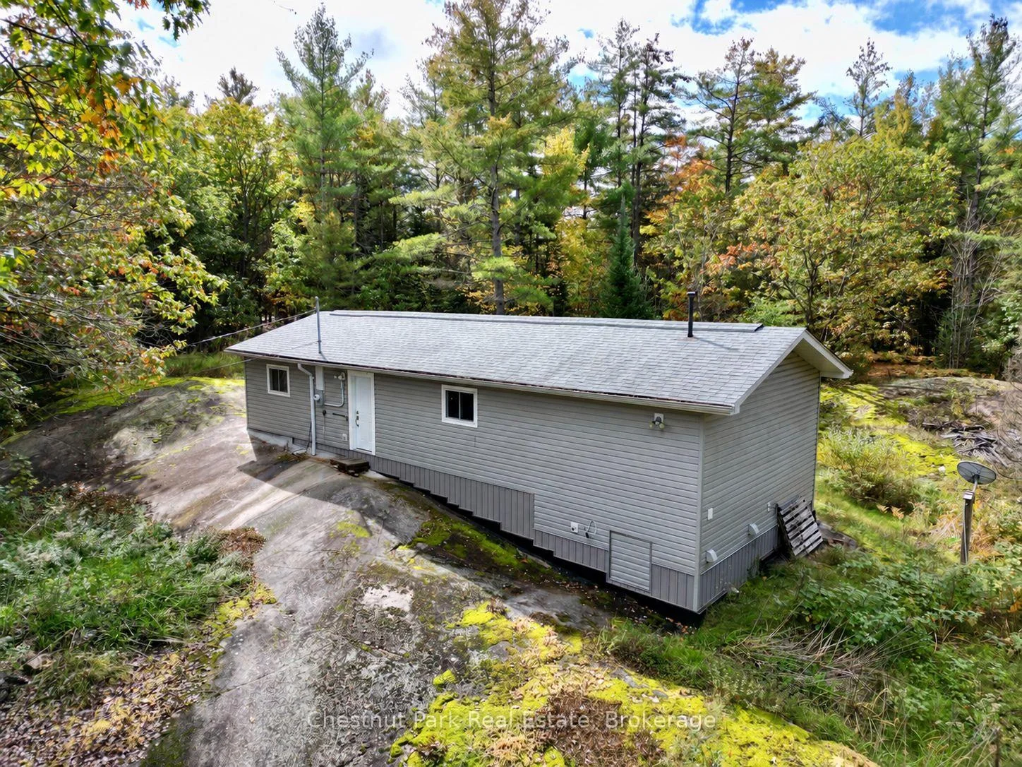 Photo 11 of 1041 Holiday Park Drive, Bracebridge, Macaulay — HOMEH