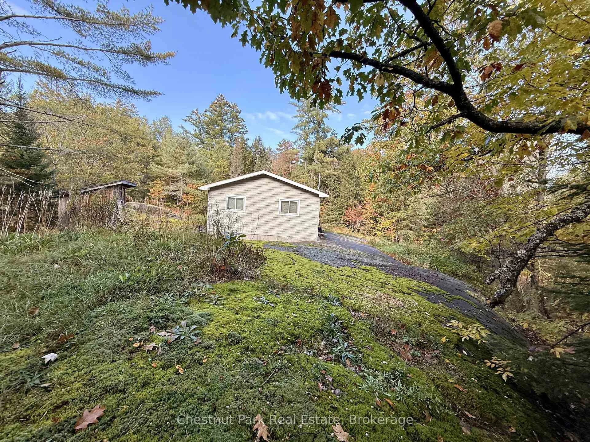 Photo 12 of 1041 Holiday Park Drive, Bracebridge, Macaulay — HOMEH