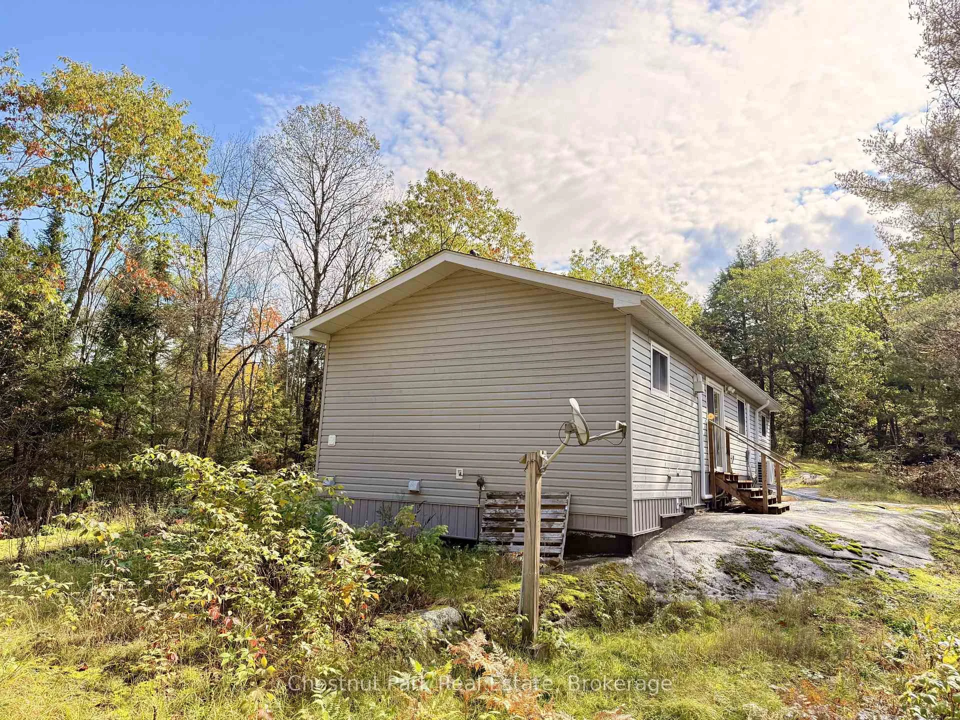 Photo 16 of 1041 Holiday Park Drive, Bracebridge, Macaulay — HOMEH