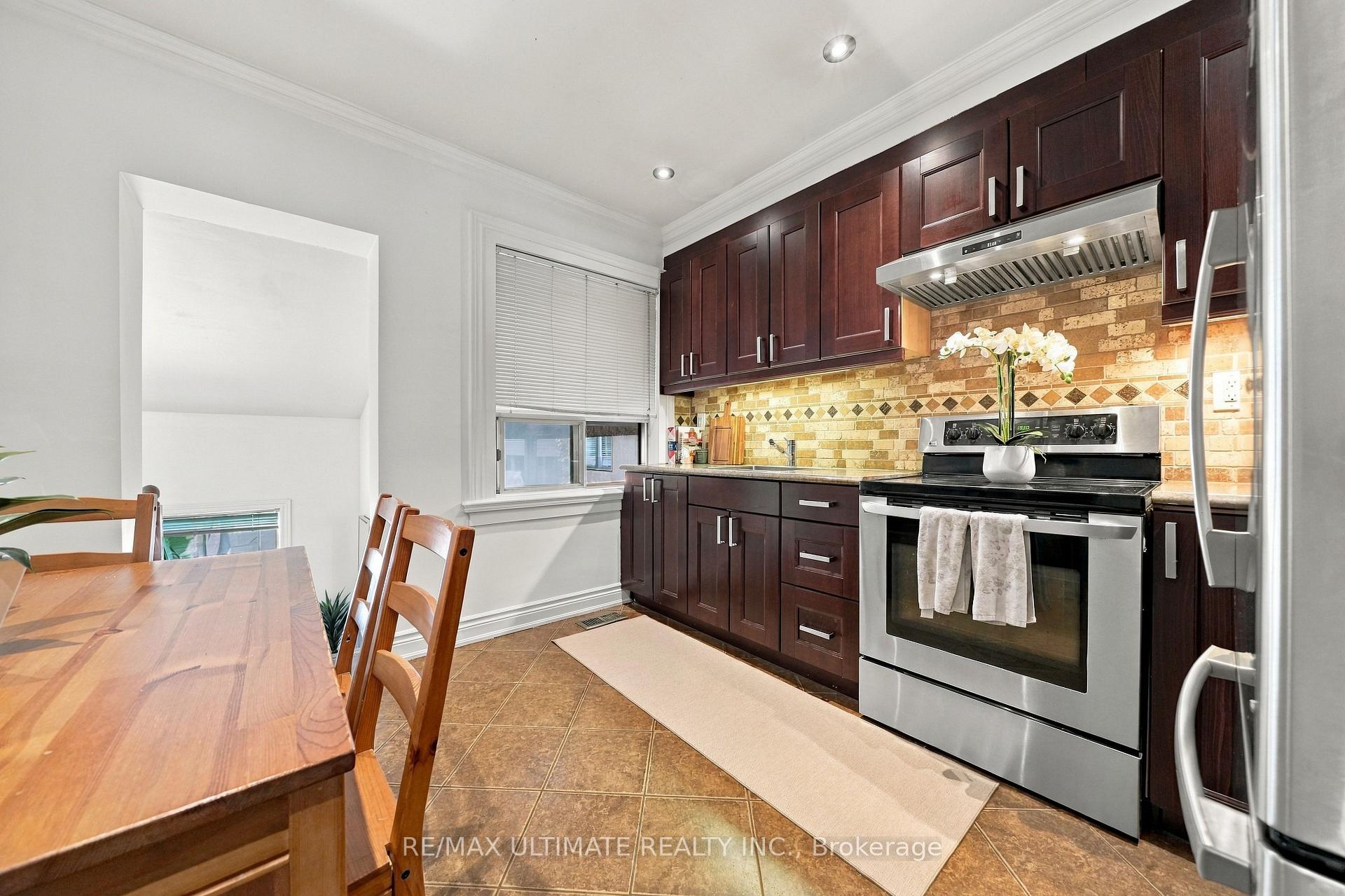 Photo 8 of 372 Blackthorn Avenue, Toronto, Keelesdale-Eglinton West — HOMEH