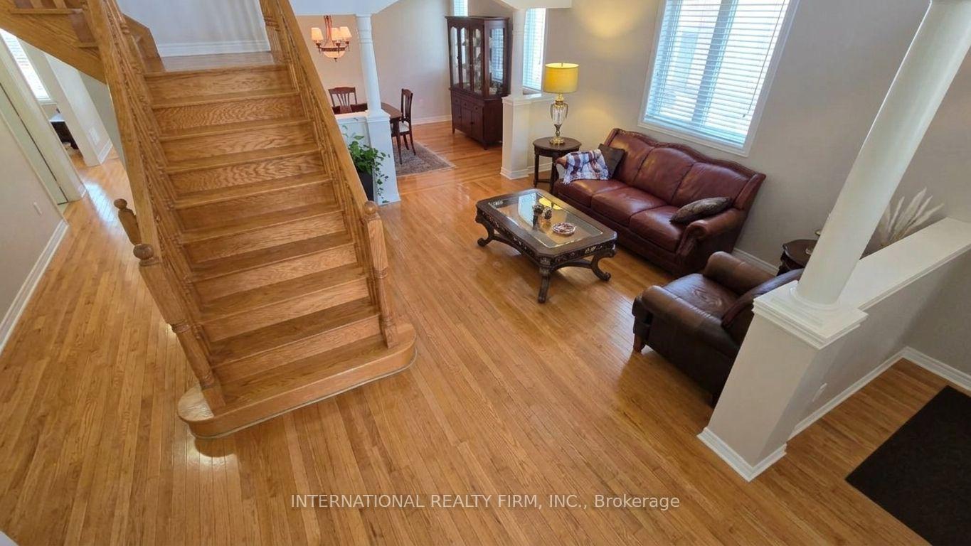 Photo 4 of 30 O'Hara Crescent, Richmond Hill, Jefferson — HOMEH