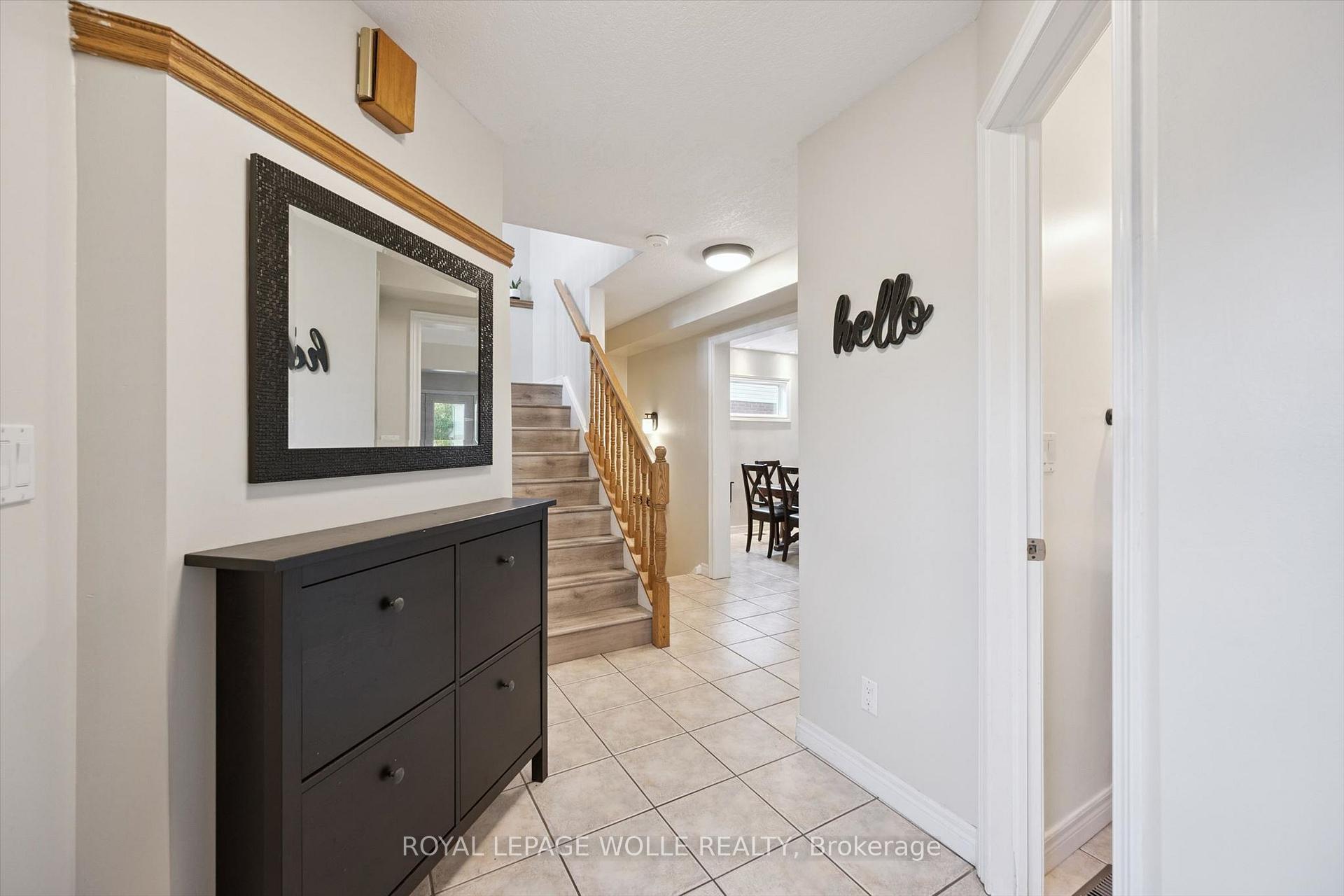 Photo 8 of 70 Inge Court, Kitchener, Bridgeport — HOMEH