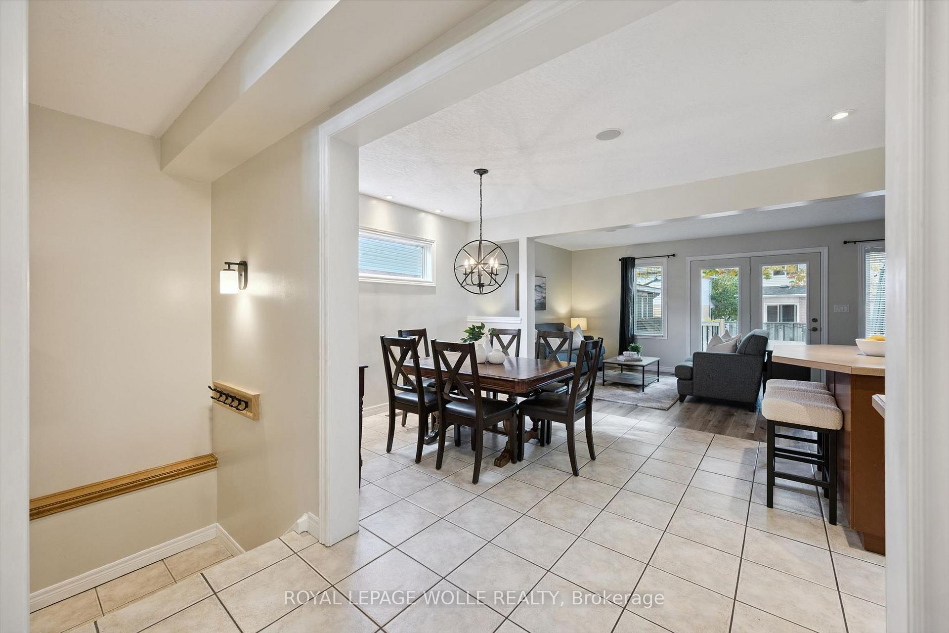 Photo 9 of 70 Inge Court, Kitchener, Bridgeport — HOMEH