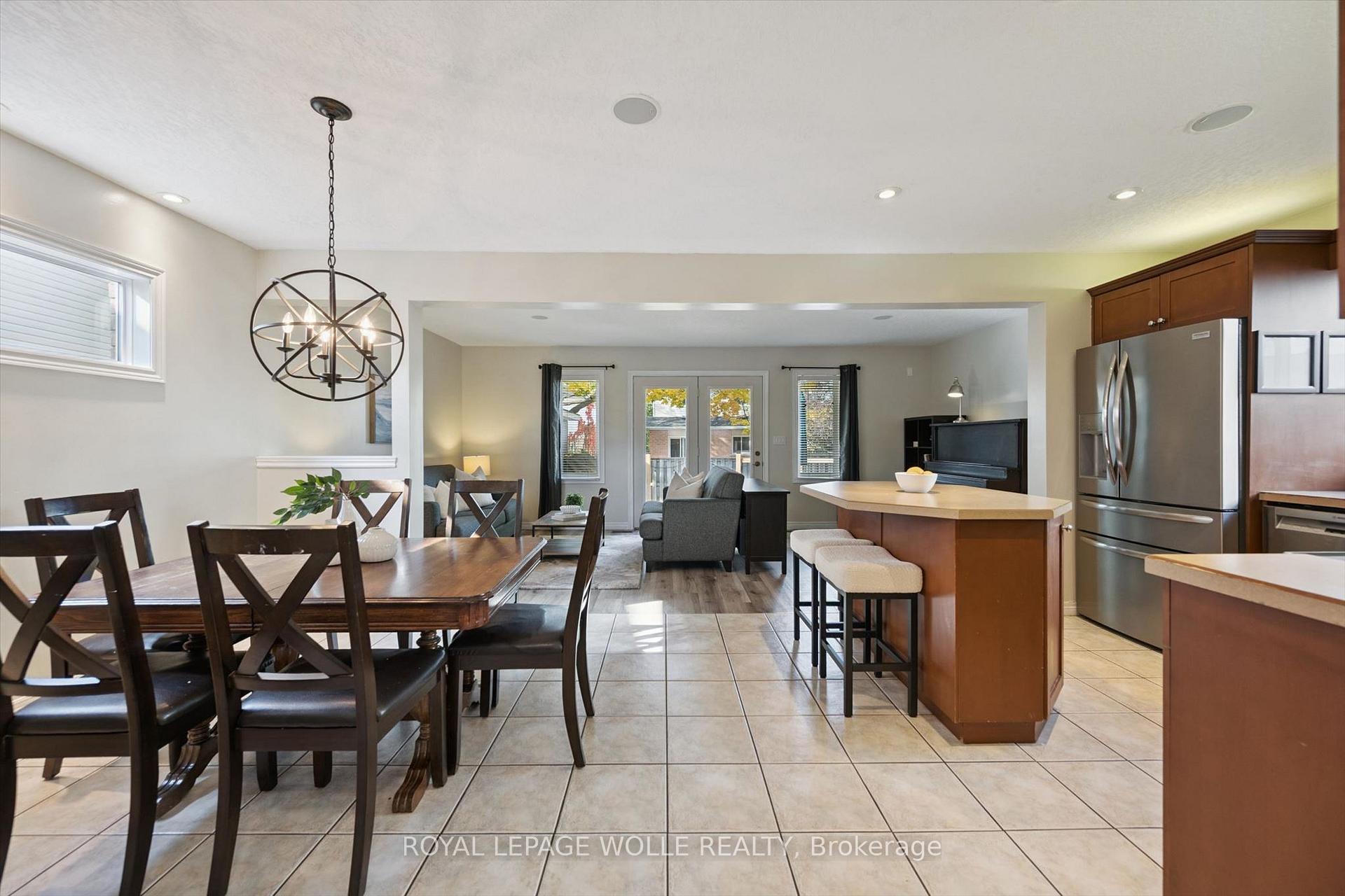 Photo 10 of 70 Inge Court, Kitchener, Bridgeport — HOMEH