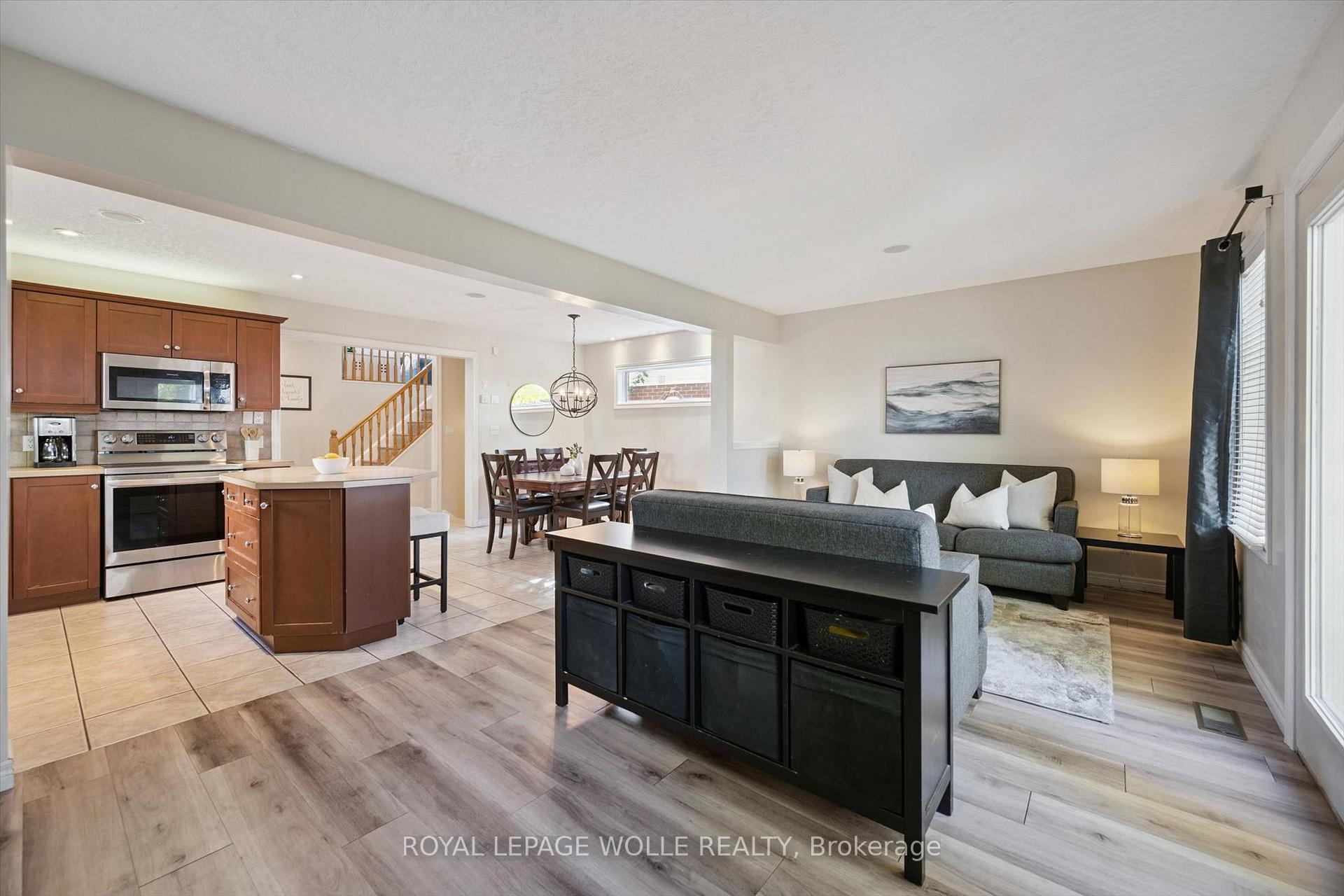 Photo 13 of 70 Inge Court, Kitchener, Bridgeport — HOMEH