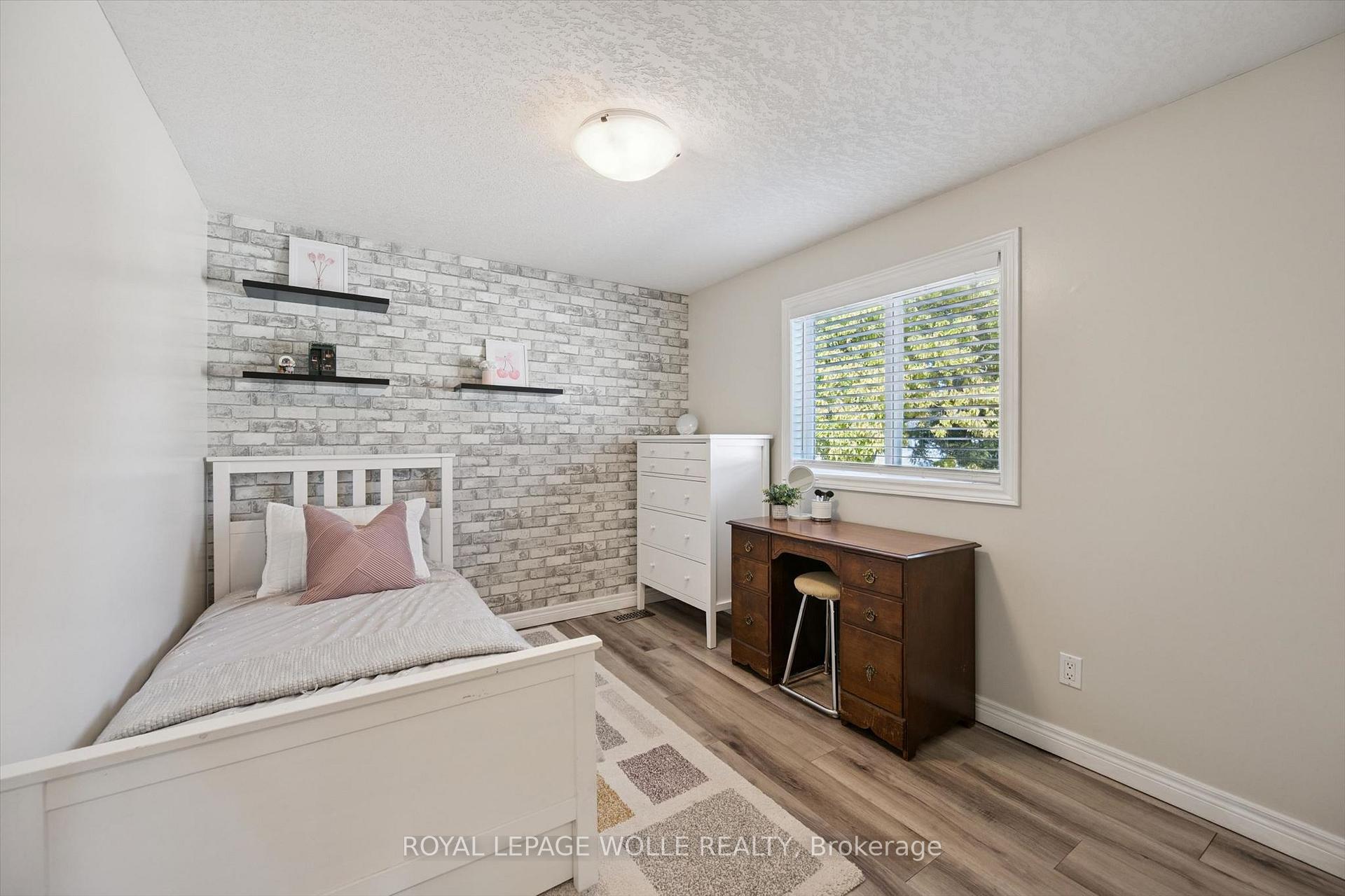 Photo 25 of 70 Inge Court, Kitchener, Bridgeport — HOMEH