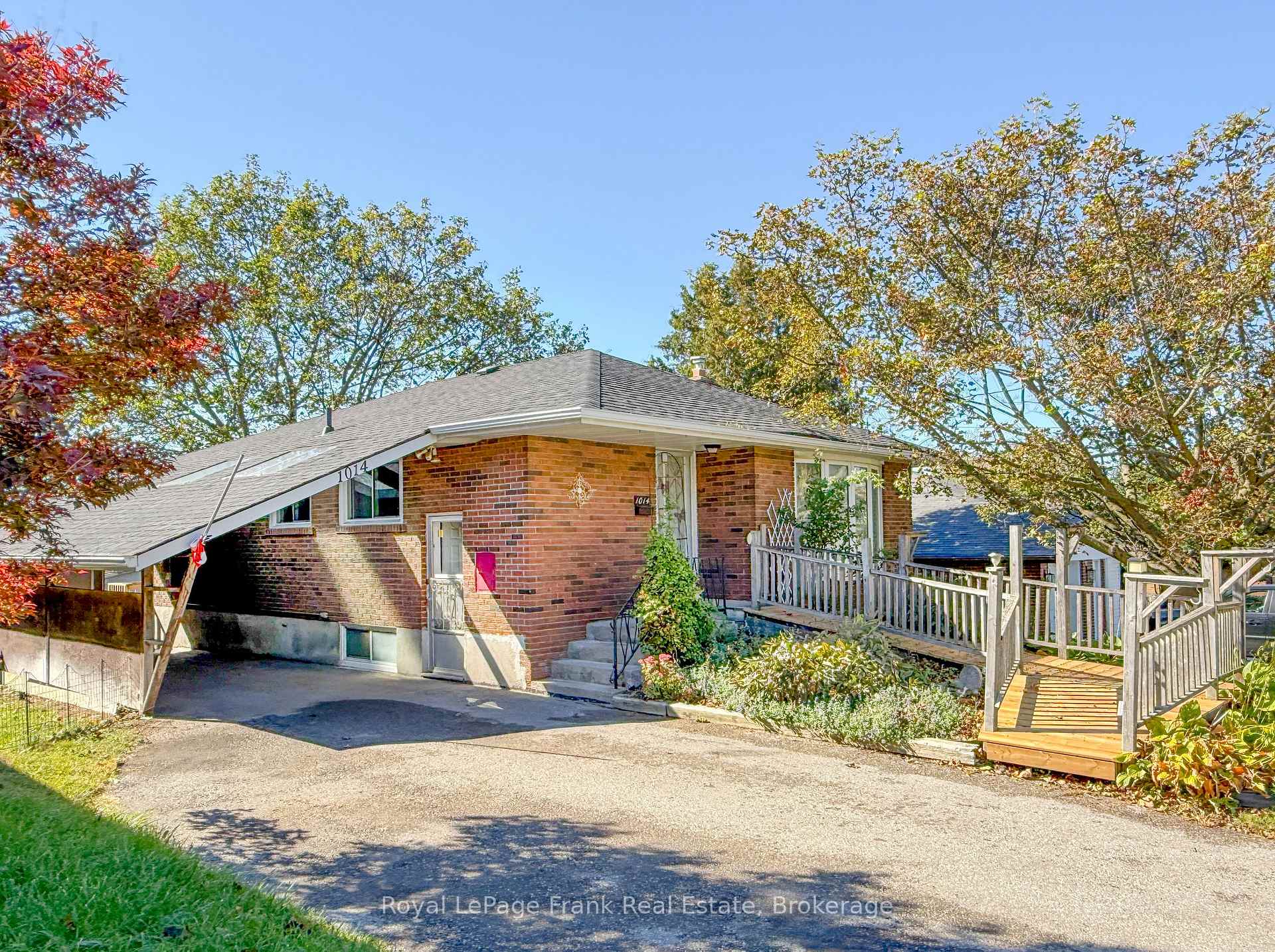 Photo 3 of 1014 McCullough Drive, Whitby, Downtown Whitby — HOMEH