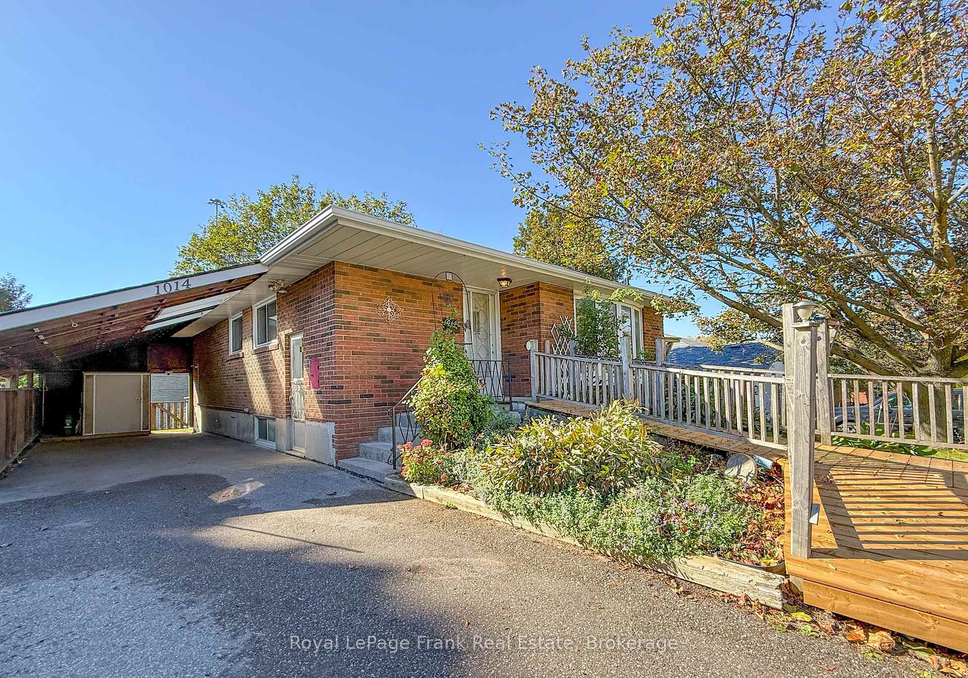 Photo 4 of 1014 McCullough Drive, Whitby, Downtown Whitby — HOMEH
