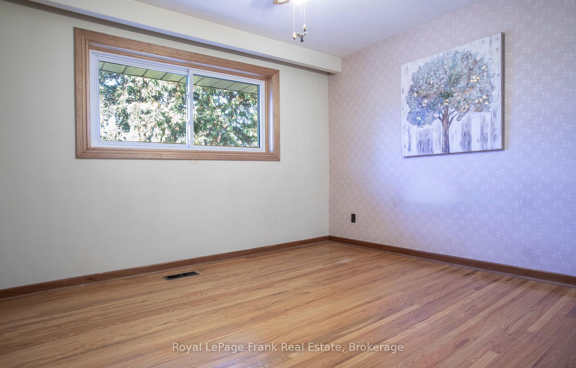 Photo 13 of 1014 McCullough Drive, Whitby, Downtown Whitby — HOMEH