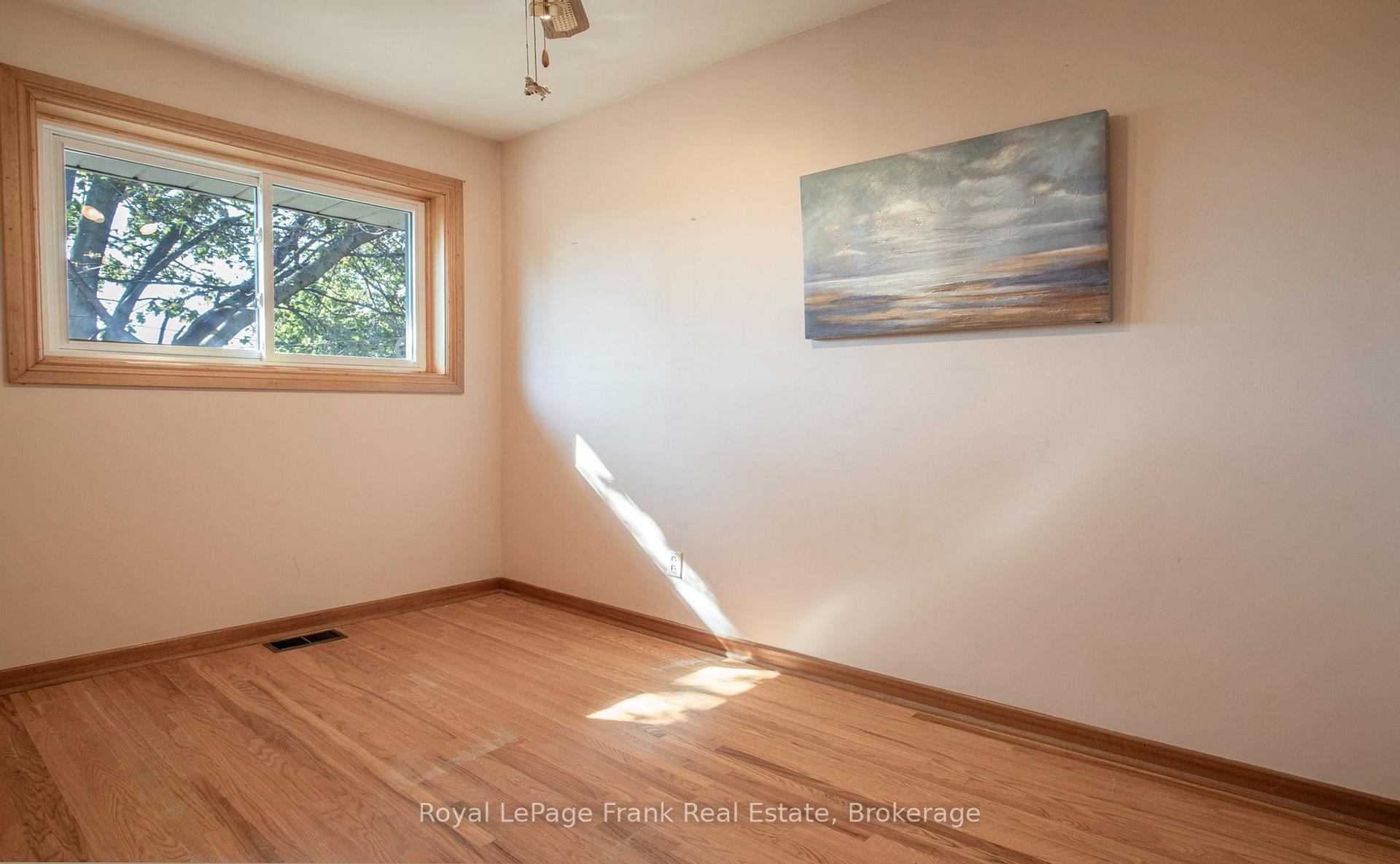 Photo 17 of 1014 McCullough Drive, Whitby, Downtown Whitby — HOMEH