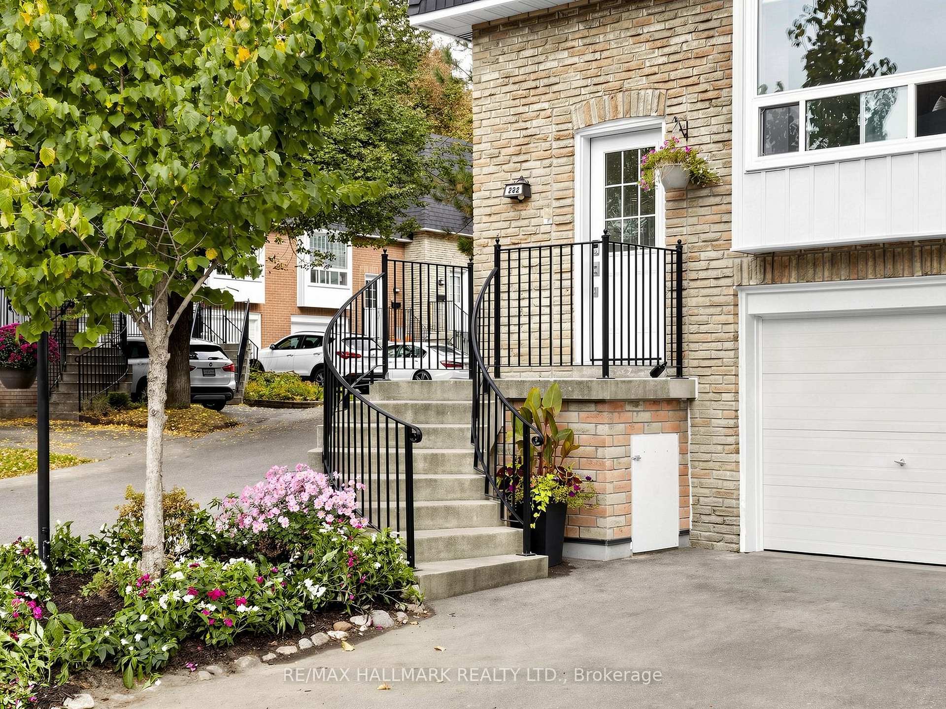 Photo 1 of 282 Royal Orchard Boulevard, Markham, Royal Orchard — HOMEH