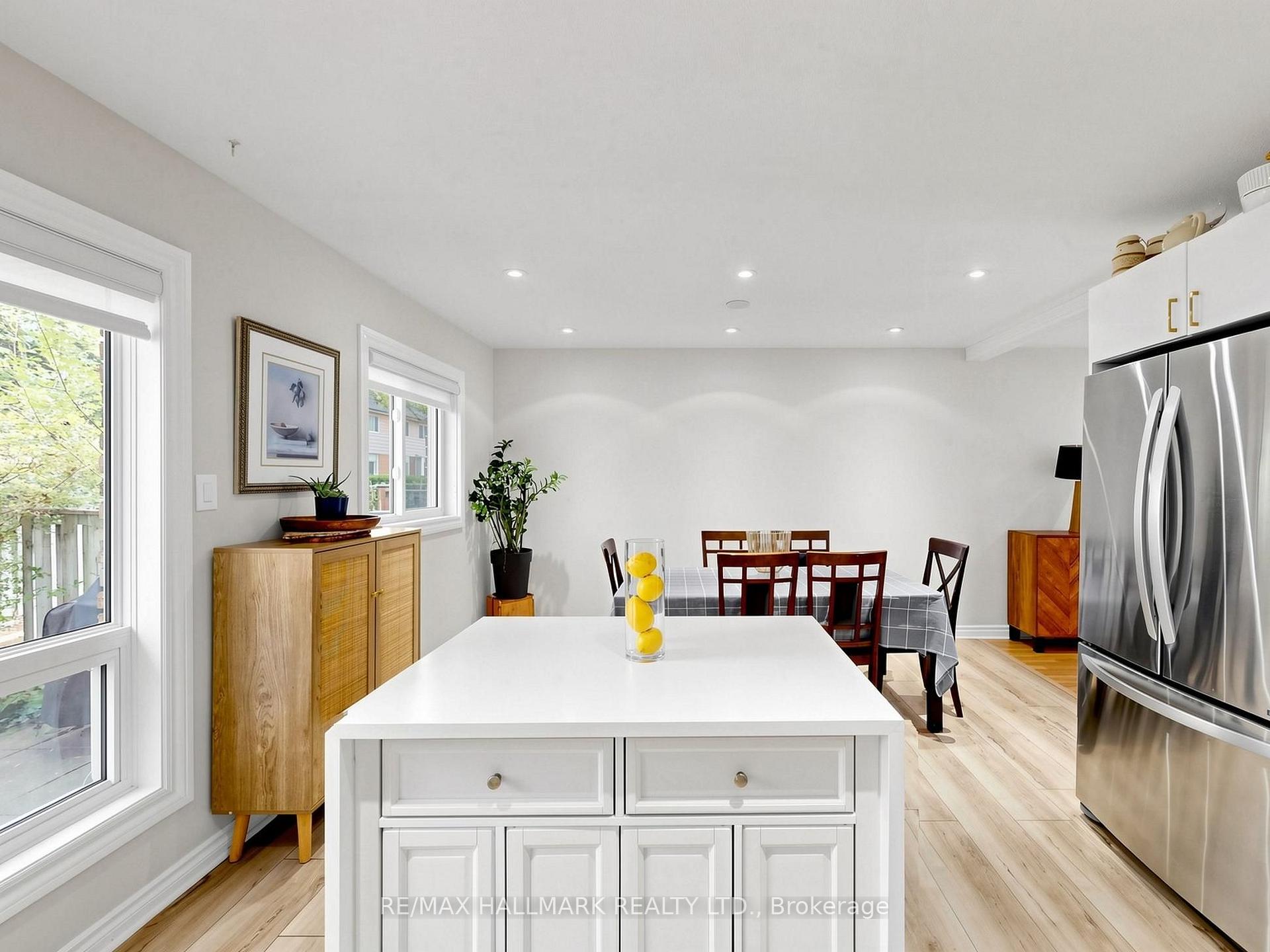 Photo 14 of 282 Royal Orchard Boulevard, Markham, Royal Orchard — HOMEH