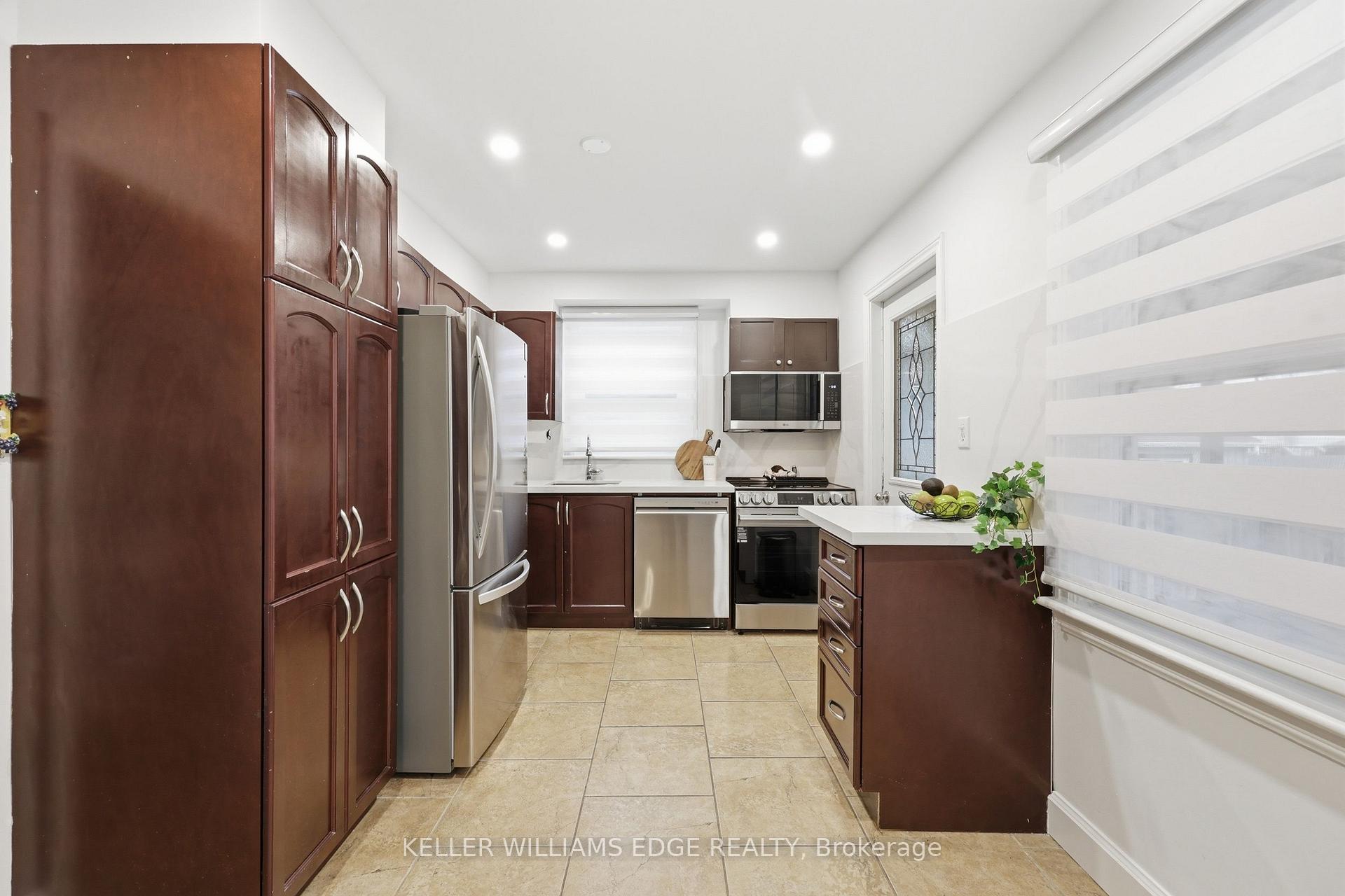 Photo 5 of 2062 Barton Street E, Hamilton, McQuesten — HOMEH
