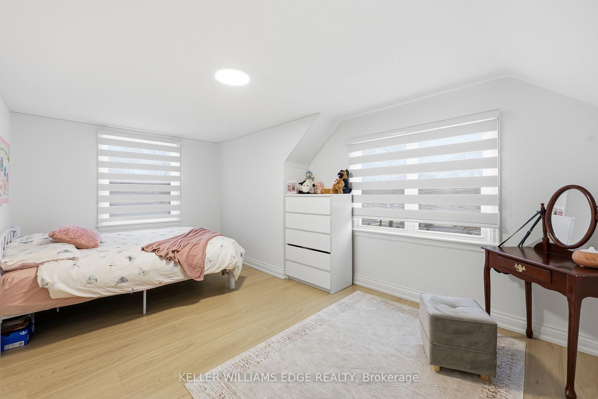 Photo 13 of 2062 Barton Street E, Hamilton, McQuesten — HOMEH