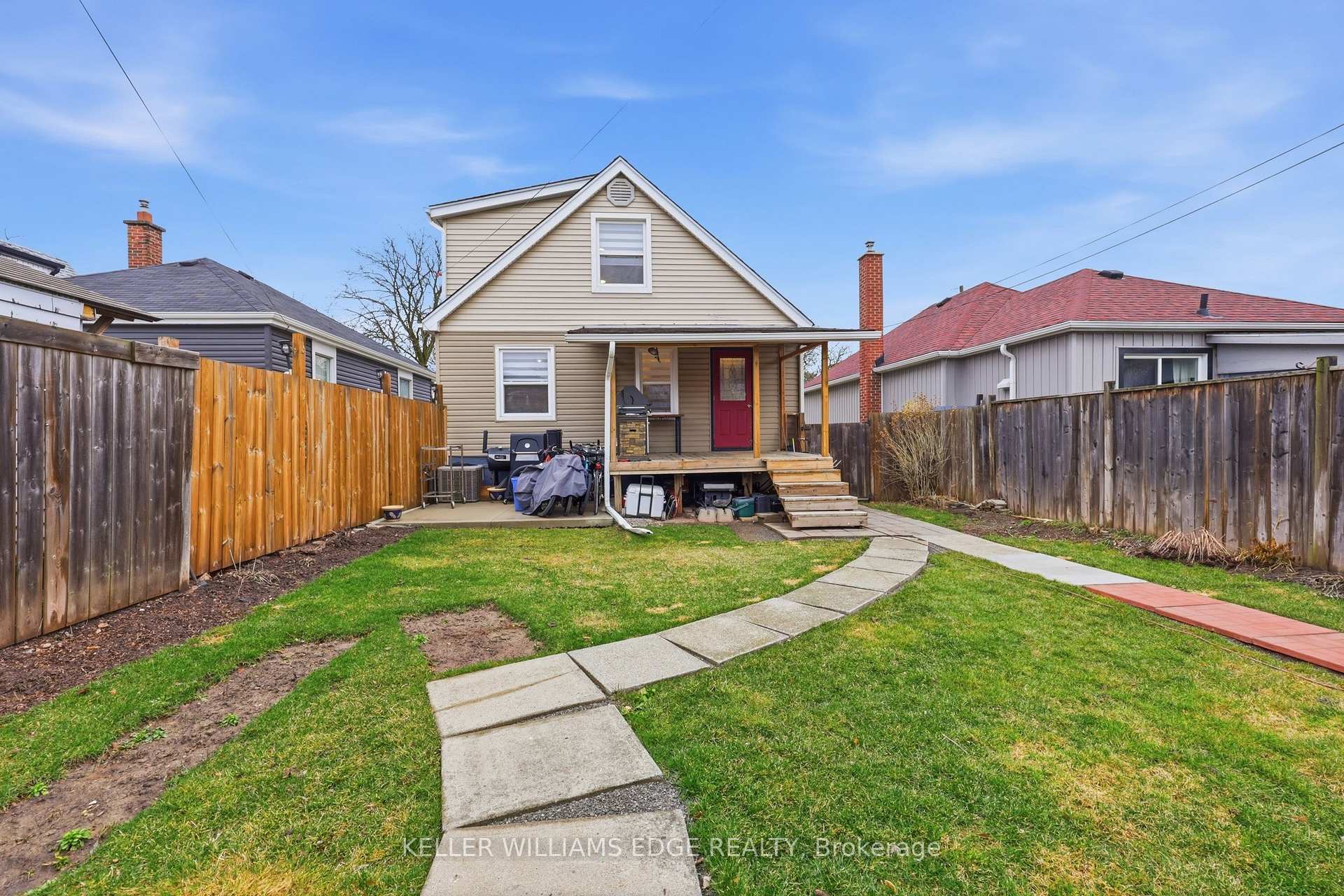 Photo 23 of 2062 Barton Street E, Hamilton, McQuesten — HOMEH