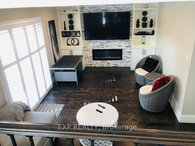 Photo 2 of 30 Somerset Drive, Brampton, Heart Lake West — HOMEH