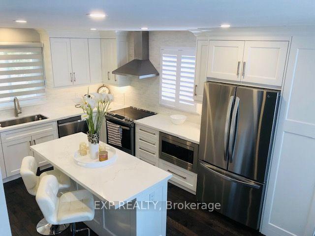 Photo 4 of 30 Somerset Drive, Brampton, Heart Lake West — HOMEH