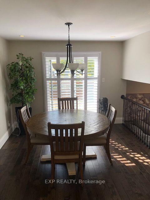 Photo 5 of 30 Somerset Drive, Brampton, Heart Lake West — HOMEH