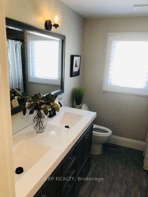 Photo 8 of 30 Somerset Drive, Brampton, Heart Lake West — HOMEH