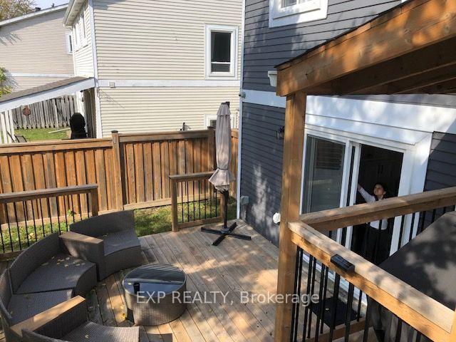 Photo 10 of 30 Somerset Drive, Brampton, Heart Lake West — HOMEH
