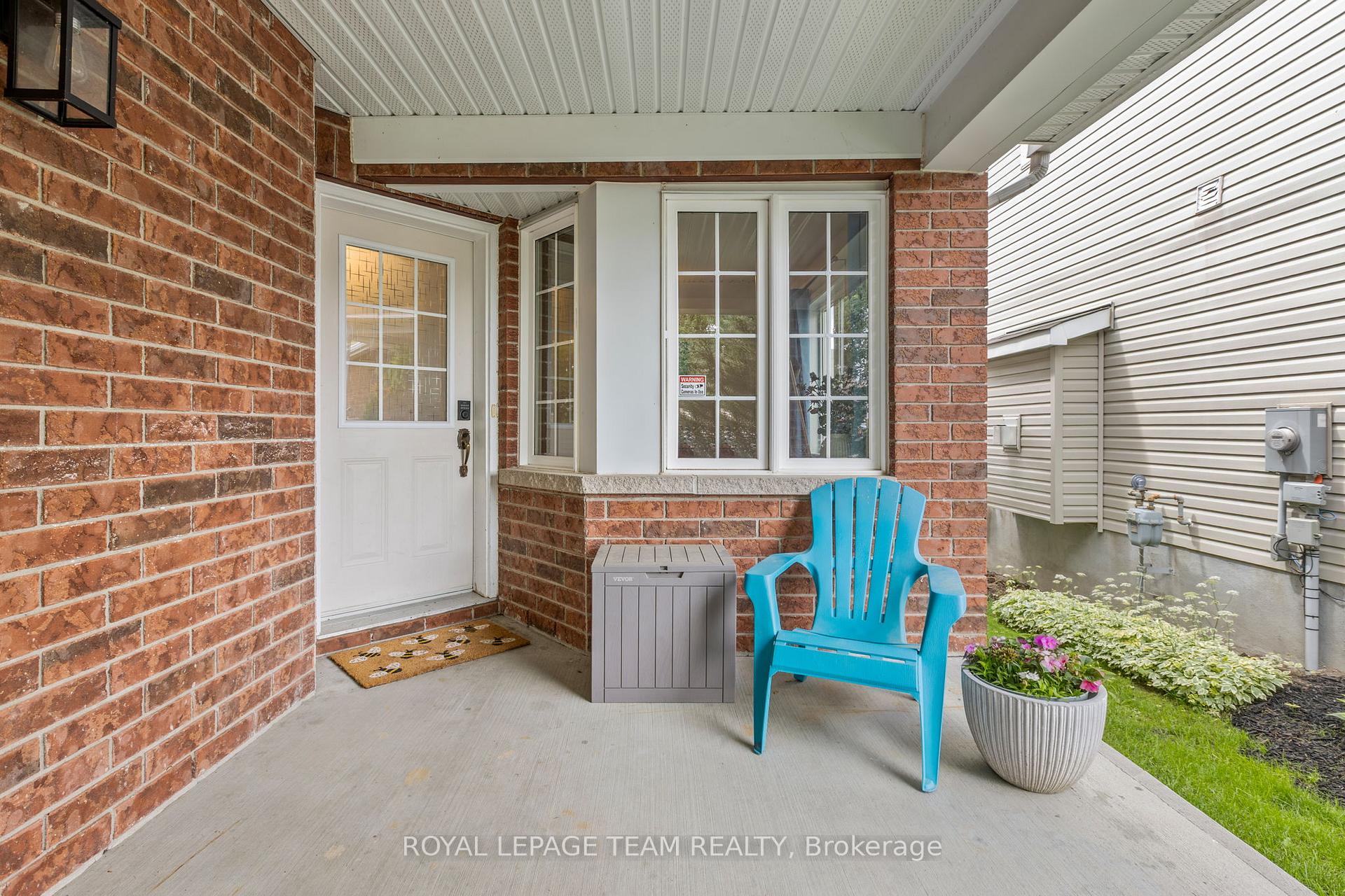 Photo 3 of 92 Wolff Crescent, Arnprior, Arnprior — HOMEH