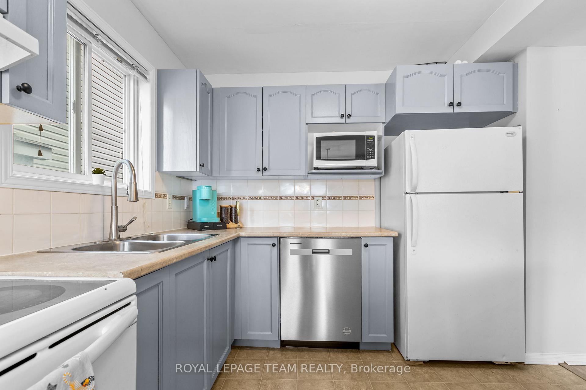 Photo 6 of 92 Wolff Crescent, Arnprior, Arnprior — HOMEH