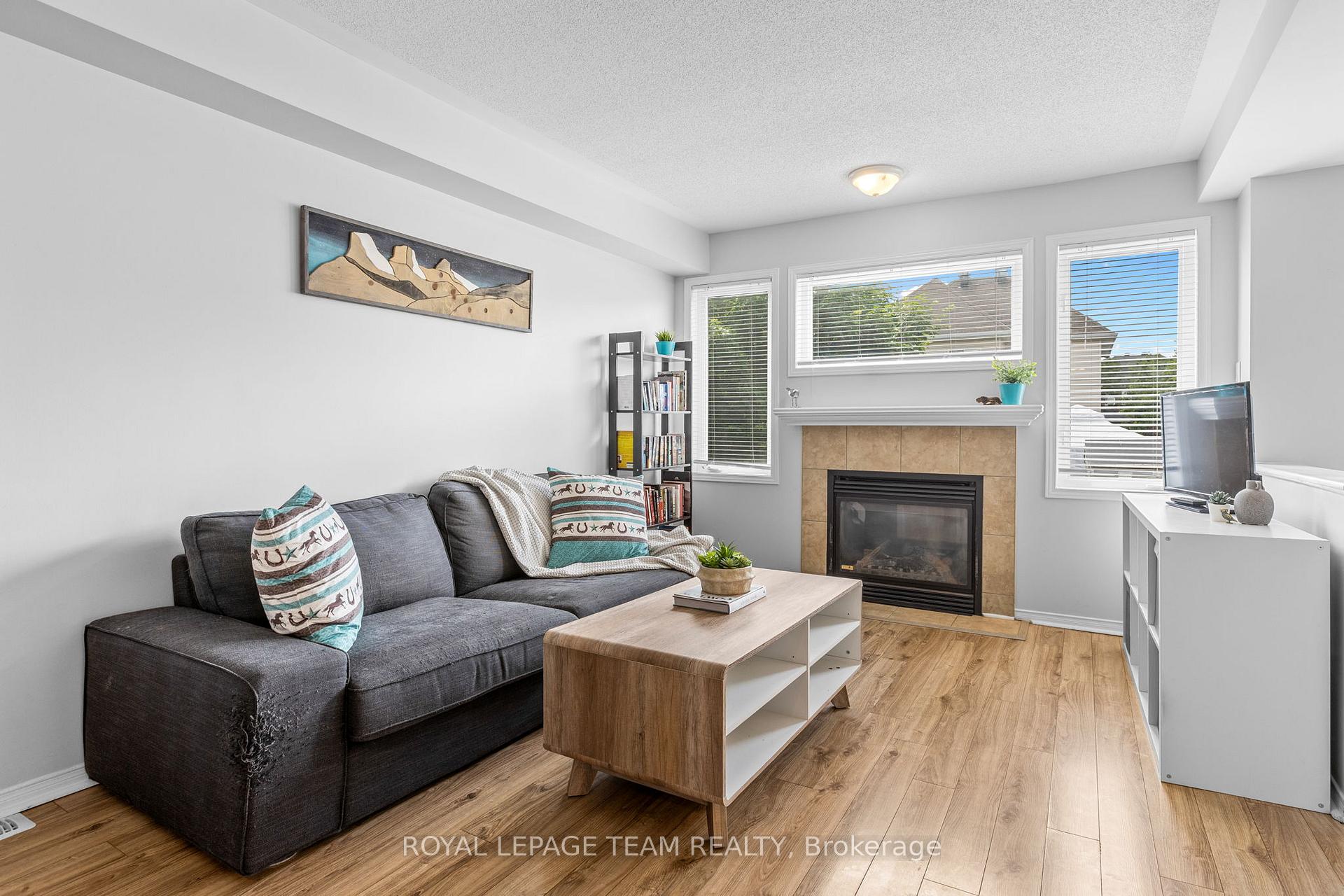 Photo 10 of 92 Wolff Crescent, Arnprior, Arnprior — HOMEH