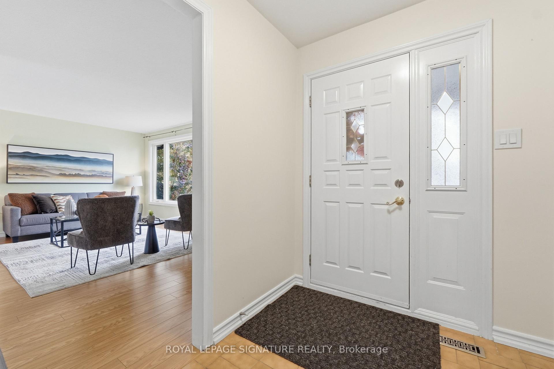 Photo 4 of 50 Killamarsh Drive, North York, York University Heights — HOMEH