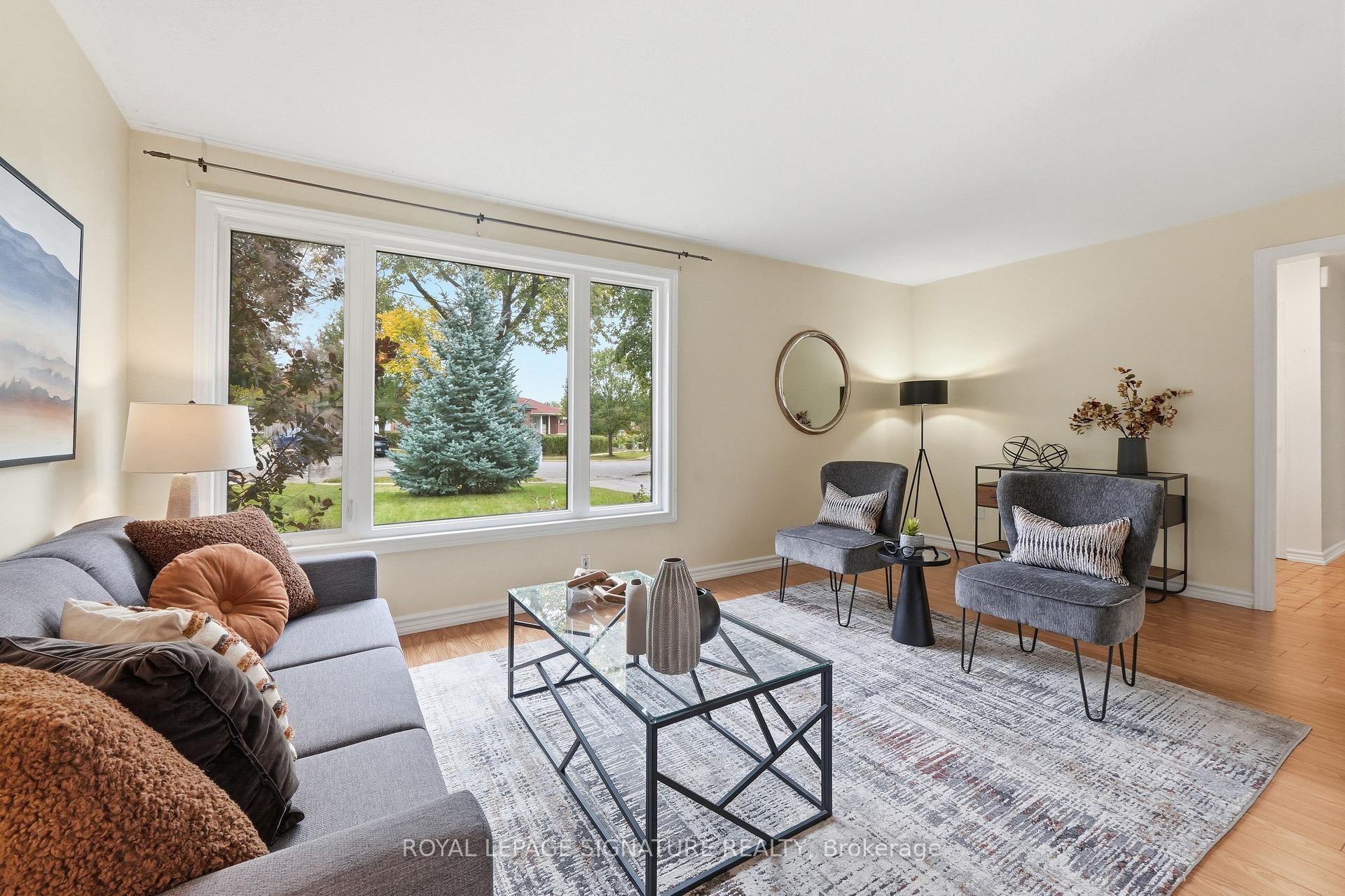 Photo 8 of 50 Killamarsh Drive, North York, York University Heights — HOMEH