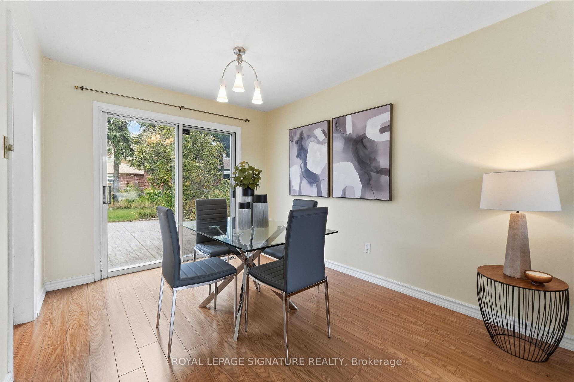 Photo 10 of 50 Killamarsh Drive, North York, York University Heights — HOMEH