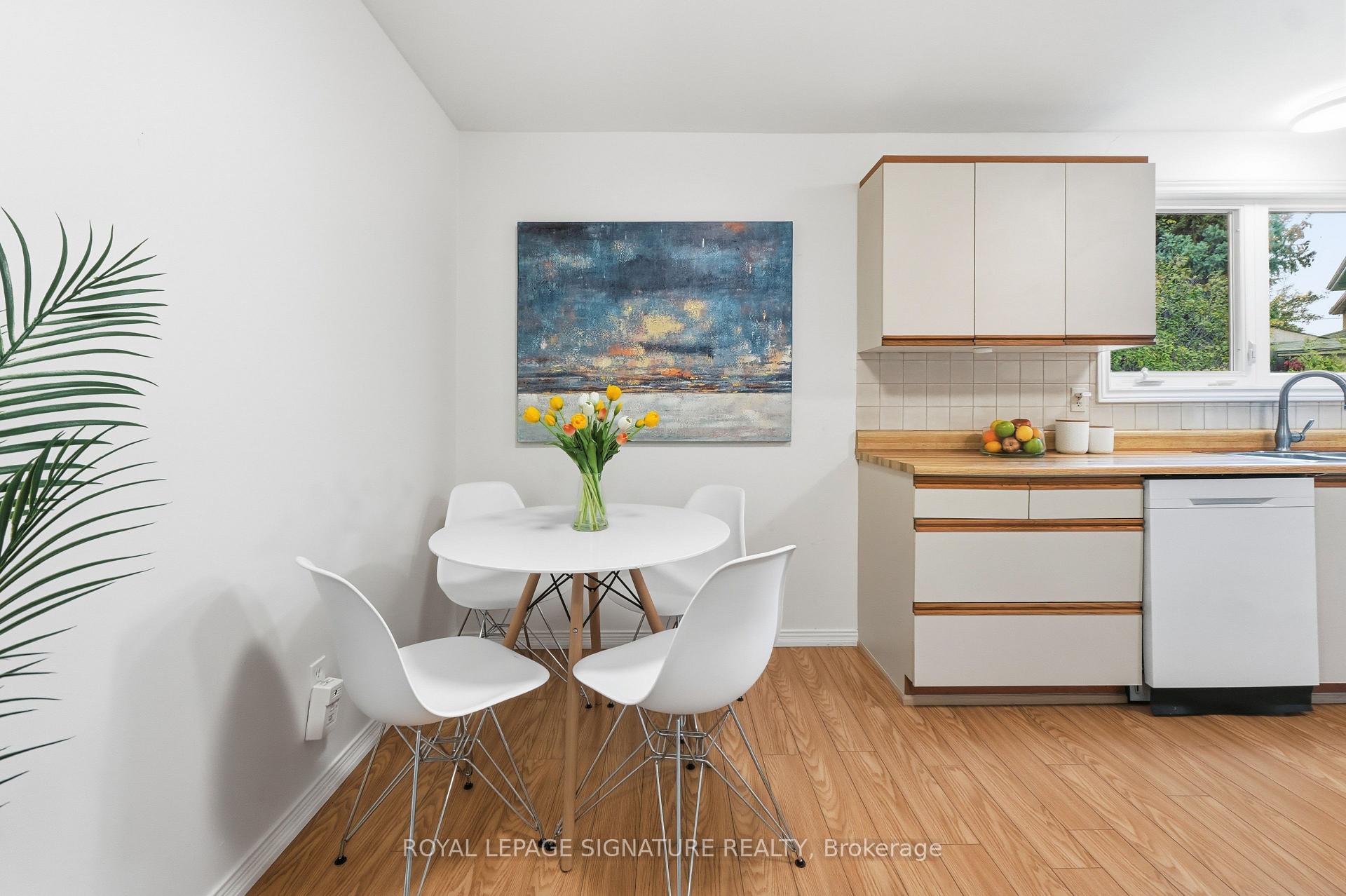 Photo 14 of 50 Killamarsh Drive, North York, York University Heights — HOMEH