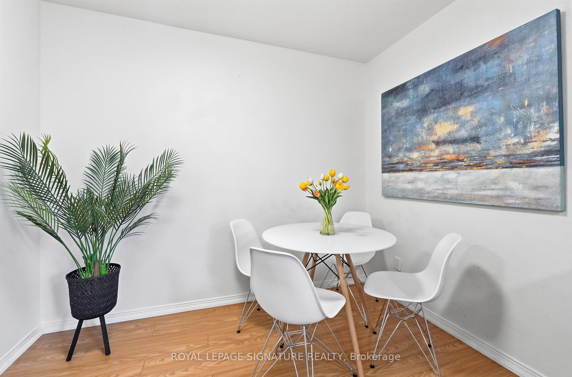 Photo 15 of 50 Killamarsh Drive, North York, York University Heights — HOMEH