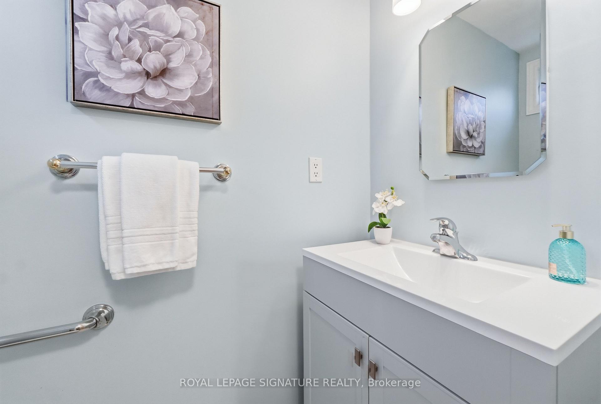 Photo 17 of 50 Killamarsh Drive, North York, York University Heights — HOMEH