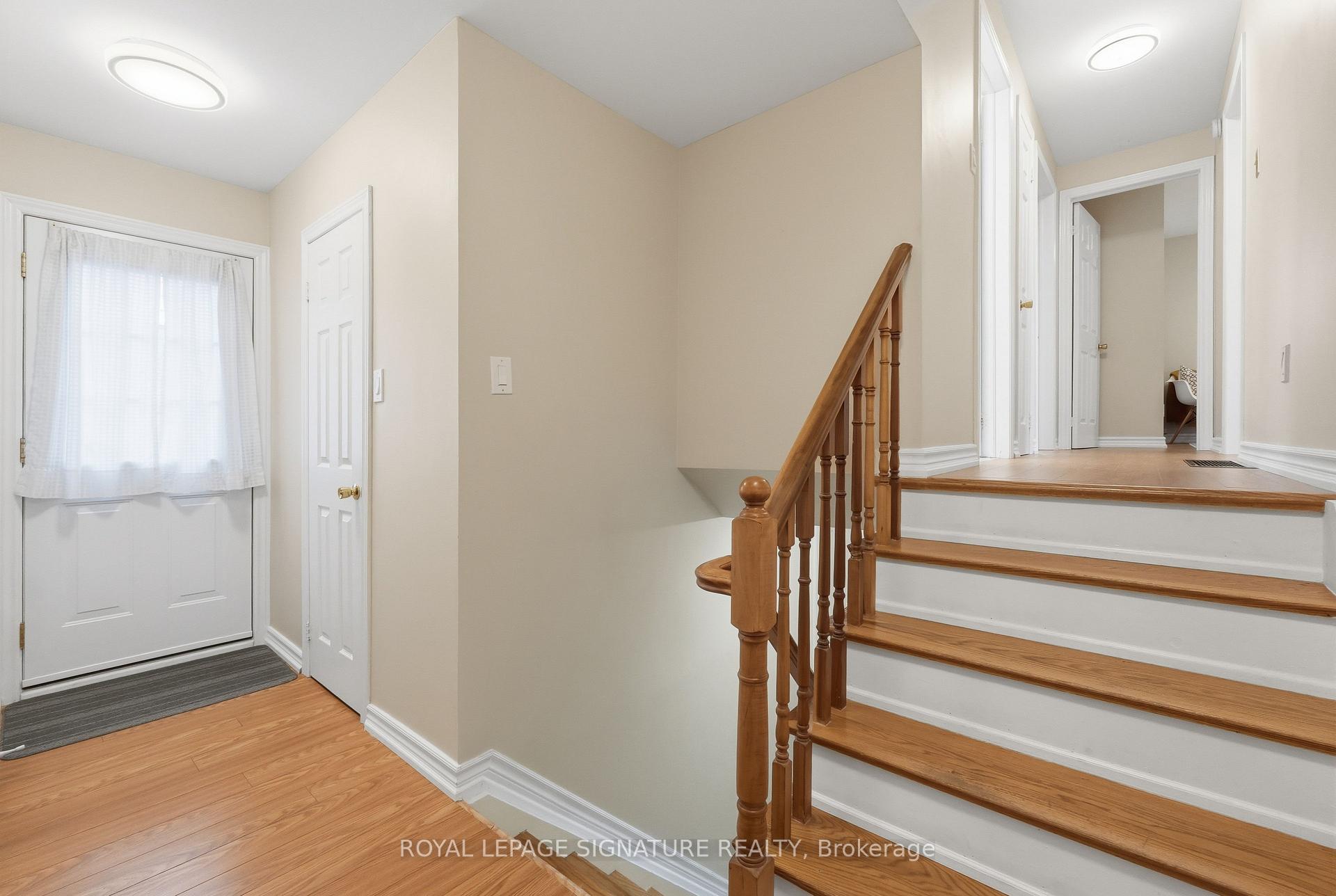 Photo 18 of 50 Killamarsh Drive, North York, York University Heights — HOMEH
