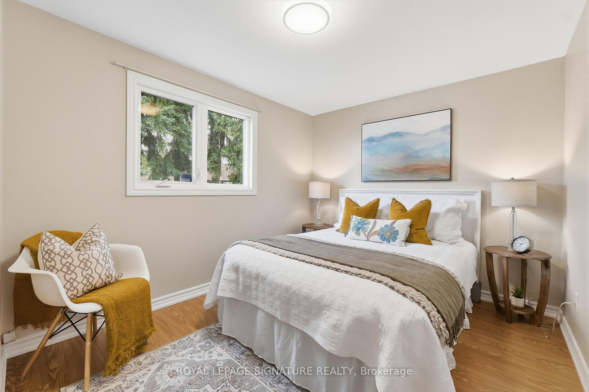 Photo 23 of 50 Killamarsh Drive, North York, York University Heights — HOMEH