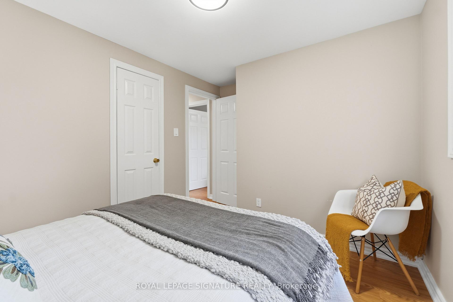 Photo 24 of 50 Killamarsh Drive, North York, York University Heights — HOMEH