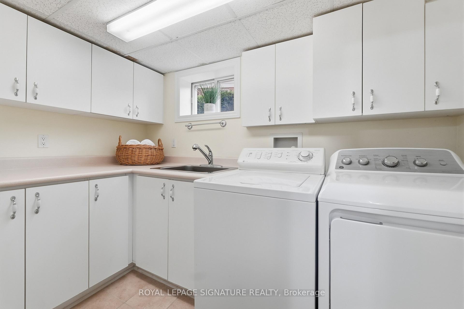 Photo 27 of 50 Killamarsh Drive, North York, York University Heights — HOMEH