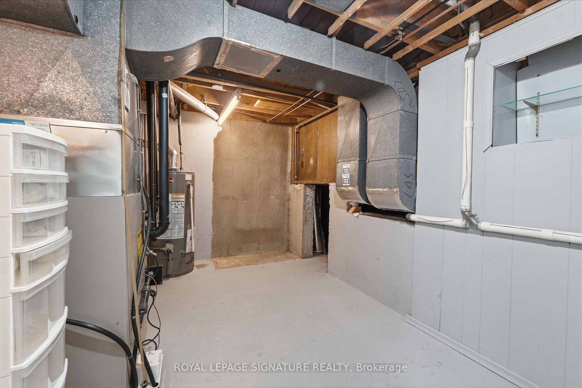 Photo 29 of 50 Killamarsh Drive, North York, York University Heights — HOMEH
