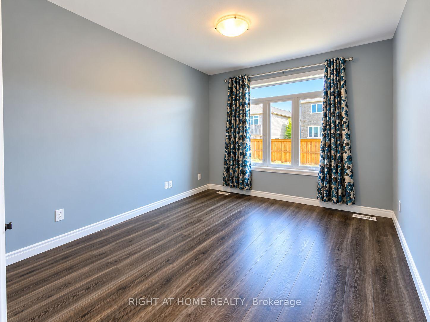 Photo 4 of 64 Ledgerock Court, Quinte West, Sidney Ward — HOMEH