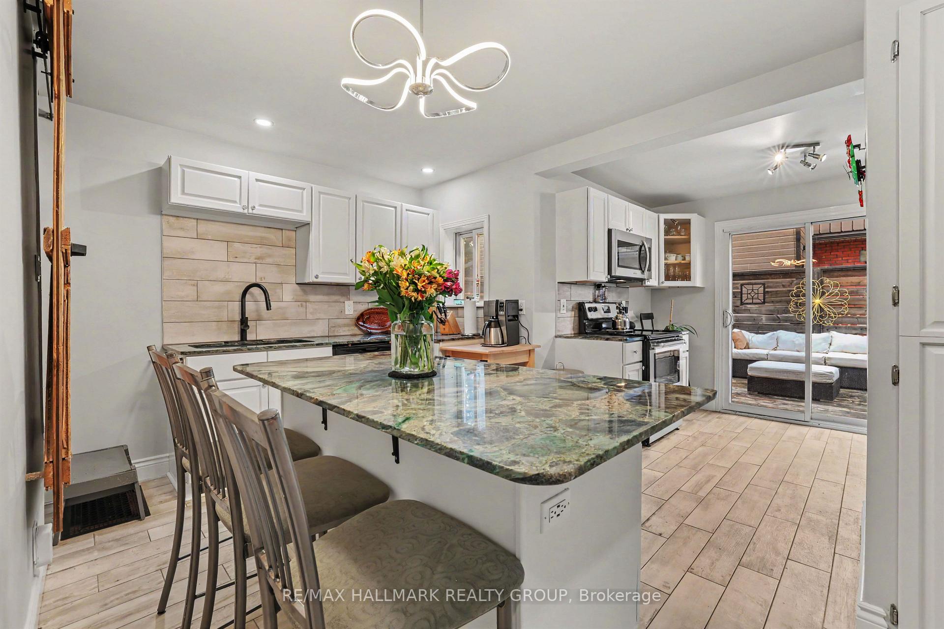 Photo 8 of 116 Hamilton Avenue N, Ottawa, Ottawa West — HOMEH