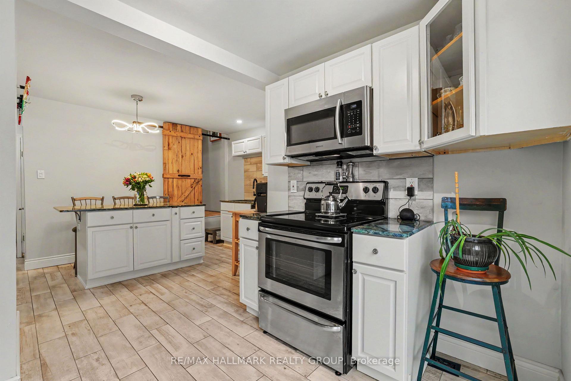 Photo 9 of 116 Hamilton Avenue N, Ottawa, Ottawa West — HOMEH