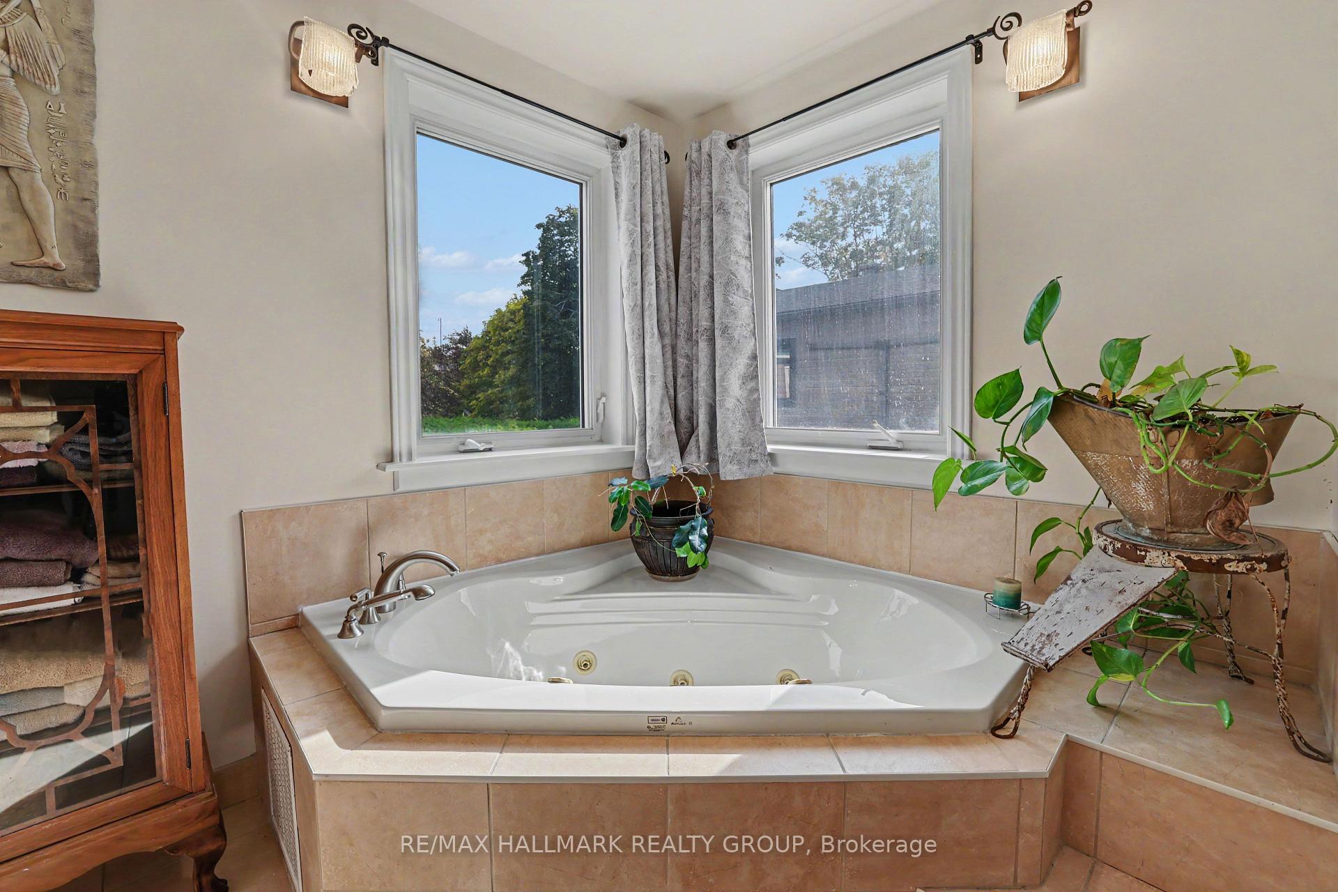 Photo 17 of 116 Hamilton Avenue N, Ottawa, Ottawa West — HOMEH