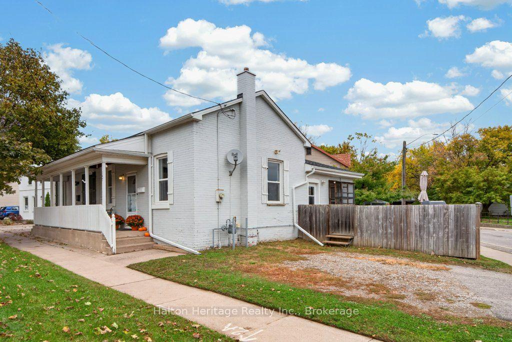 Photo 2 of 147 Pearl Street, Brantford, North Ward — HOMEH
