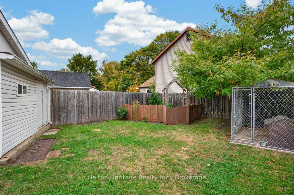 Photo 30 of 147 Pearl Street, Brantford, North Ward — HOMEH